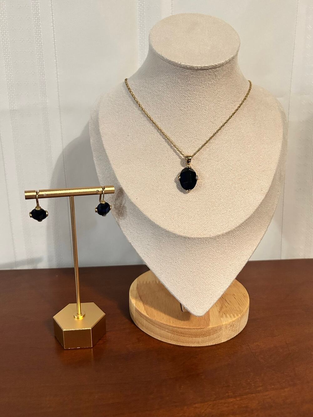 Blue Montana Crystal Pendant Necklace & Matching Earrings Jewelry Set NWOT